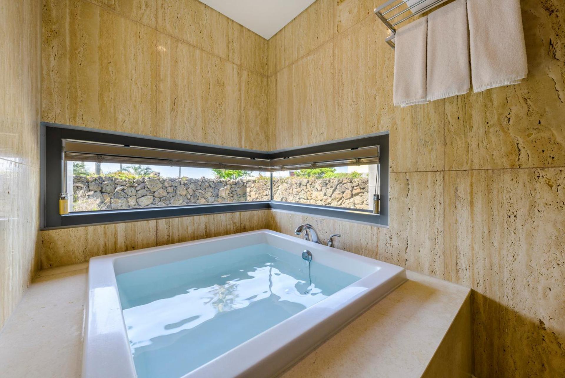 Stanford Hotel & Resort Jeju Esterno foto